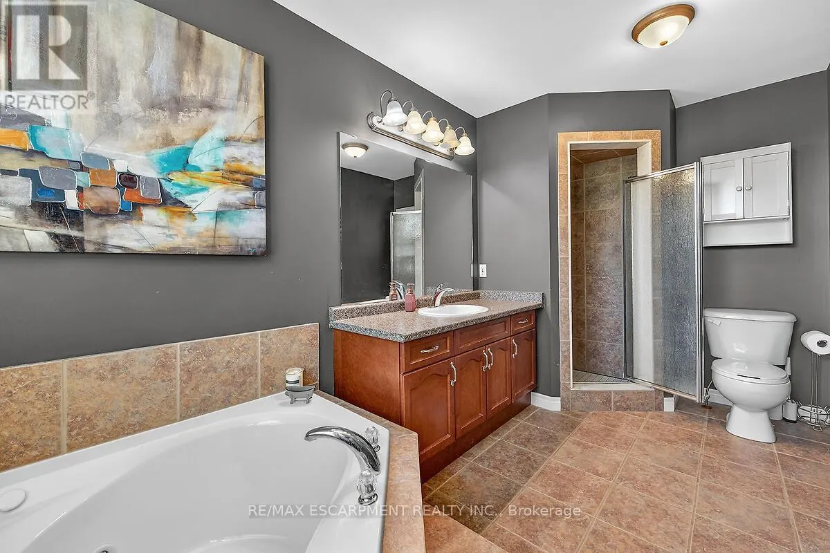 43 CLAYMORE CRESCENT