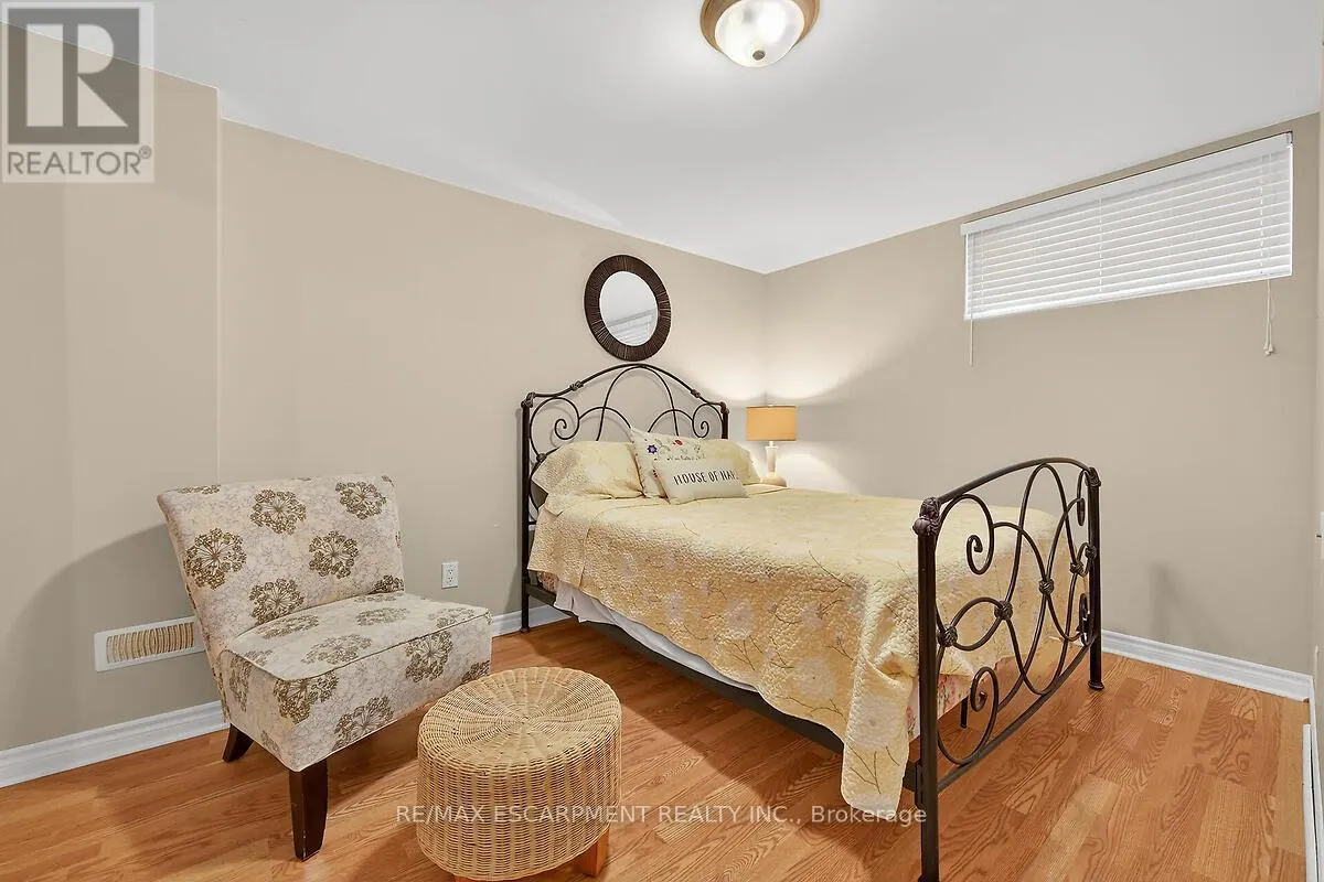 43 CLAYMORE CRESCENT