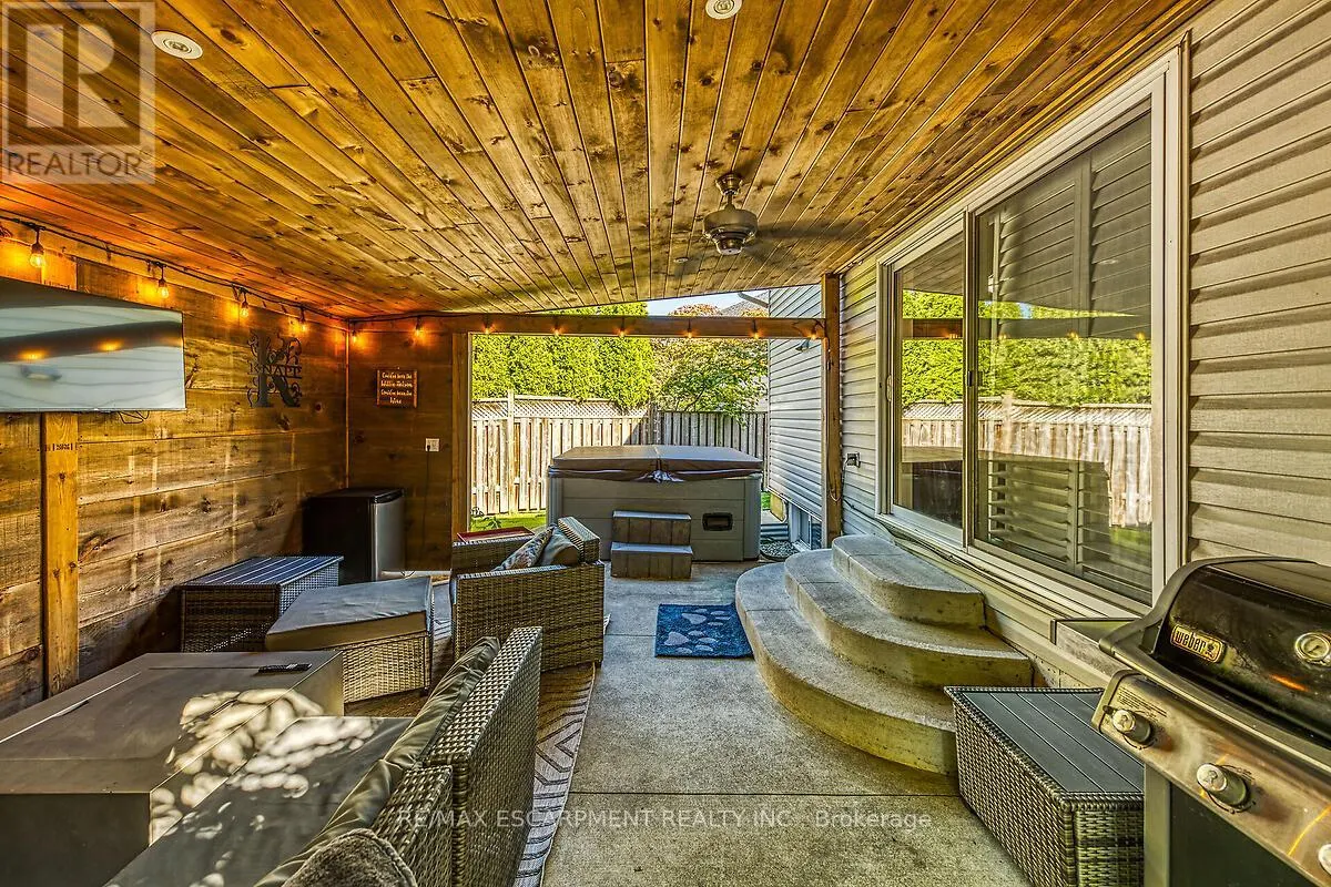 43 CLAYMORE CRESCENT