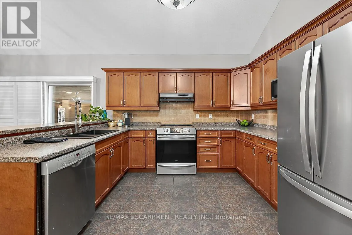 43 CLAYMORE CRESCENT
