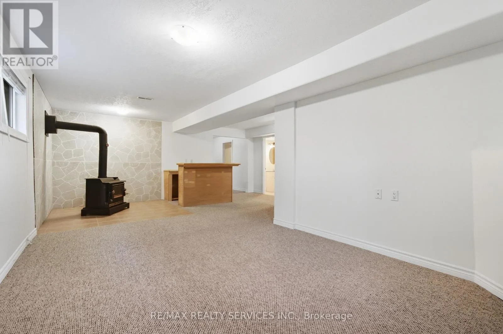 1039 CLOVER AVENUE