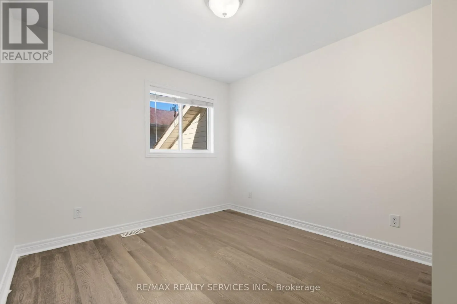 1039 CLOVER AVENUE
