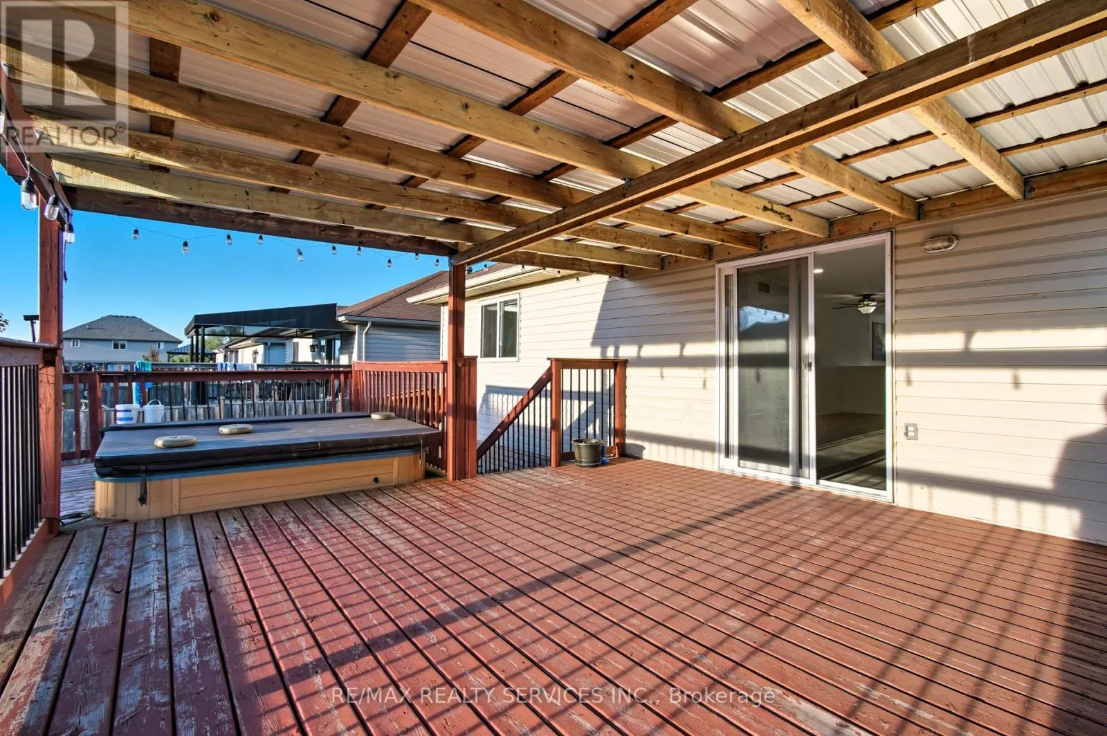 1039 CLOVER AVENUE
