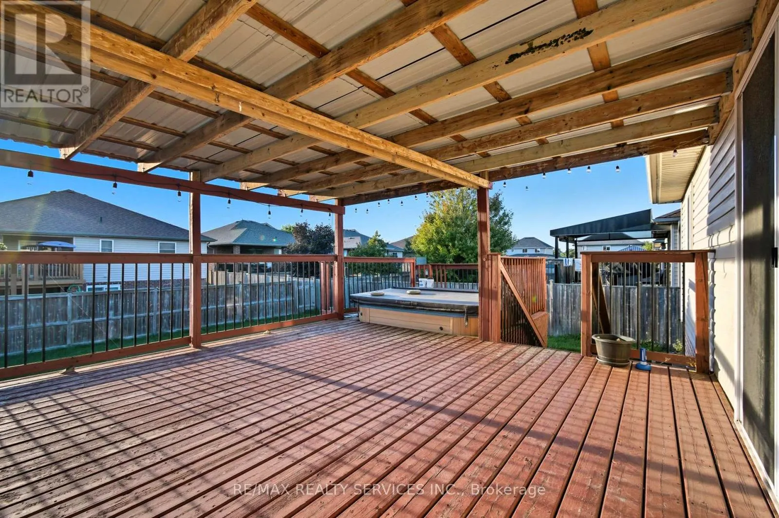 1039 CLOVER AVENUE