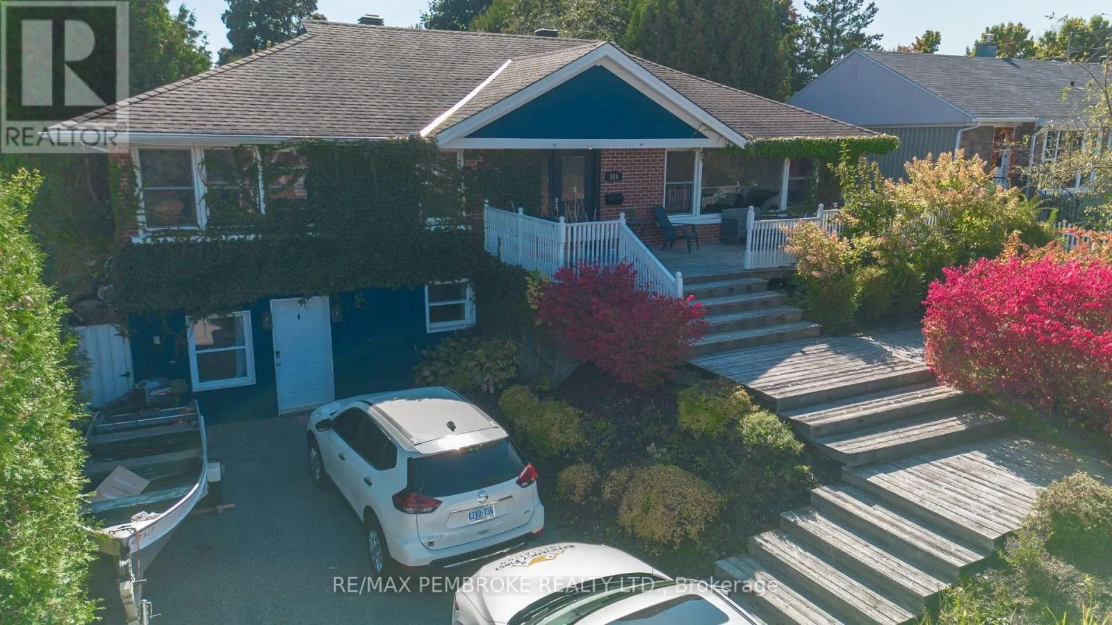 526 ESTHER STREET