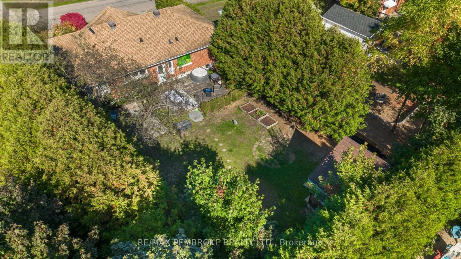 526 ESTHER STREET