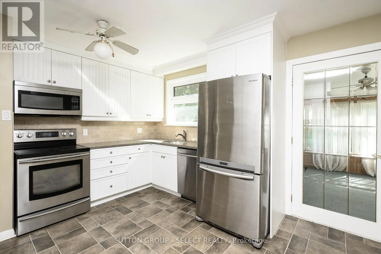 110 LAURENTIAN DRIVE N