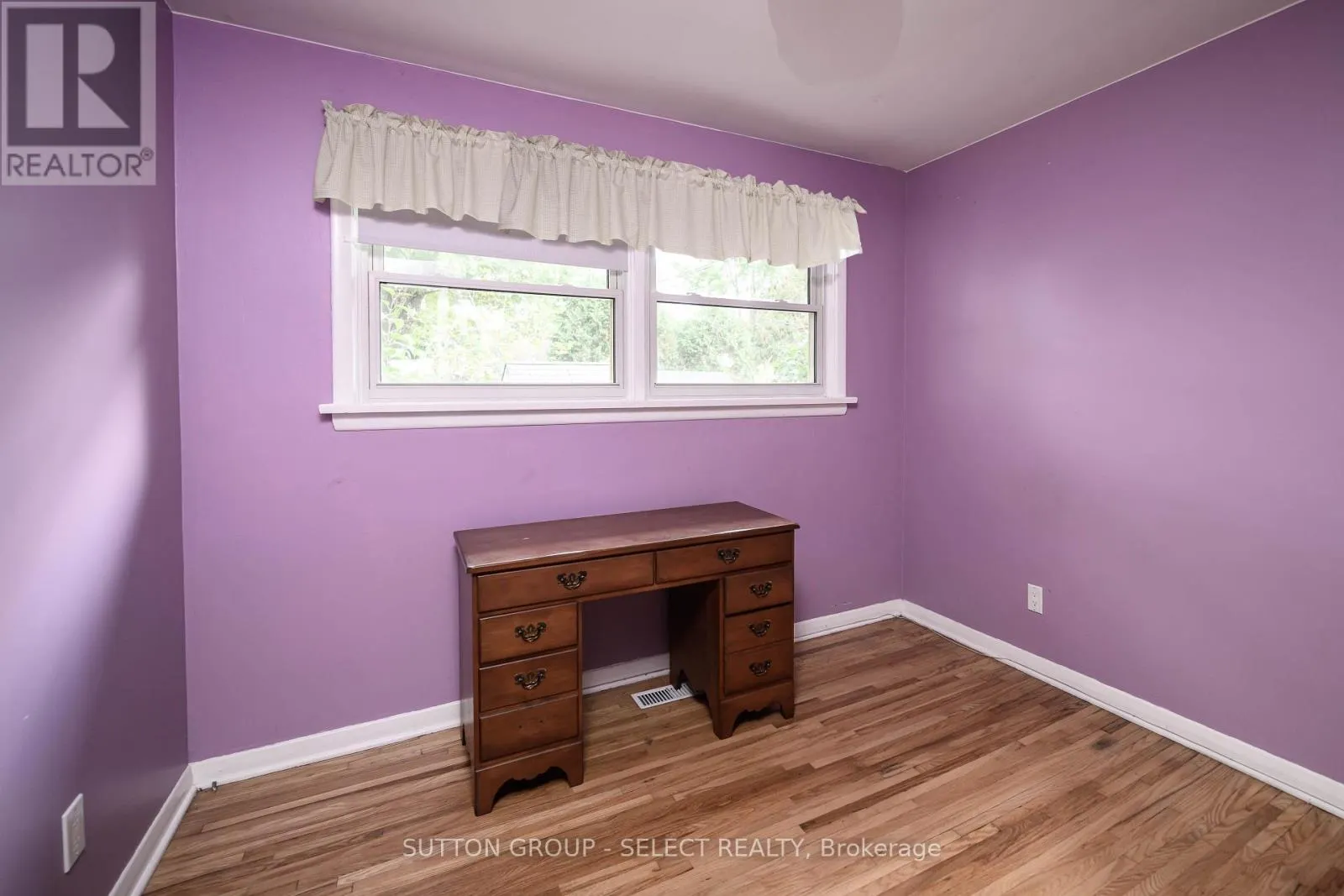 110 LAURENTIAN DRIVE N