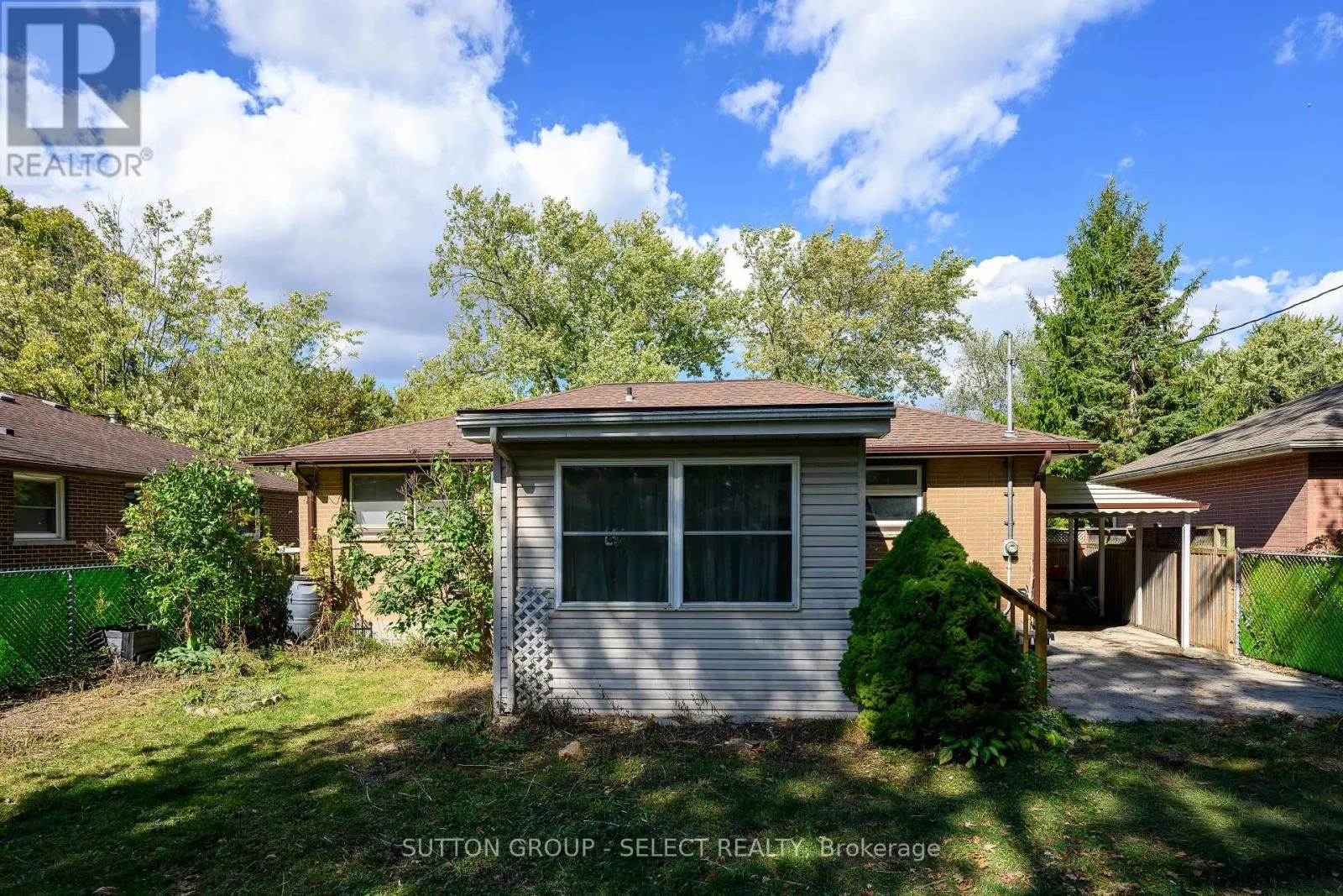 110 LAURENTIAN DRIVE N