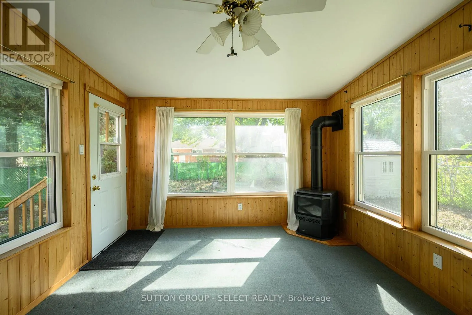 110 LAURENTIAN DRIVE N