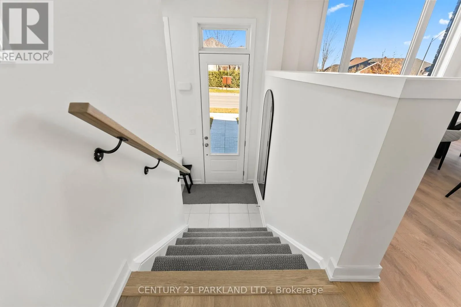#3 - 160 DENSMORE ROAD