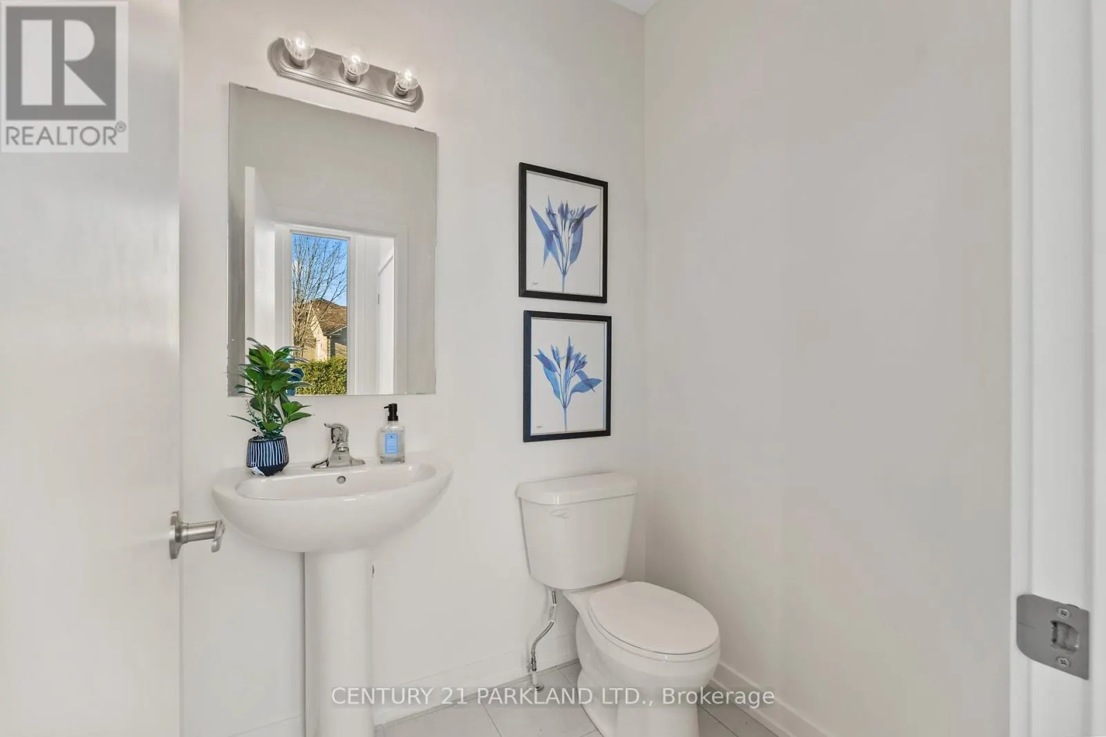#3 - 160 DENSMORE ROAD