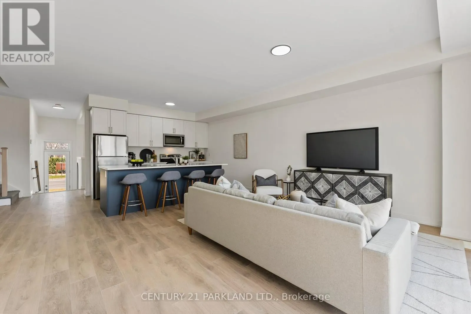 #3 - 160 DENSMORE ROAD