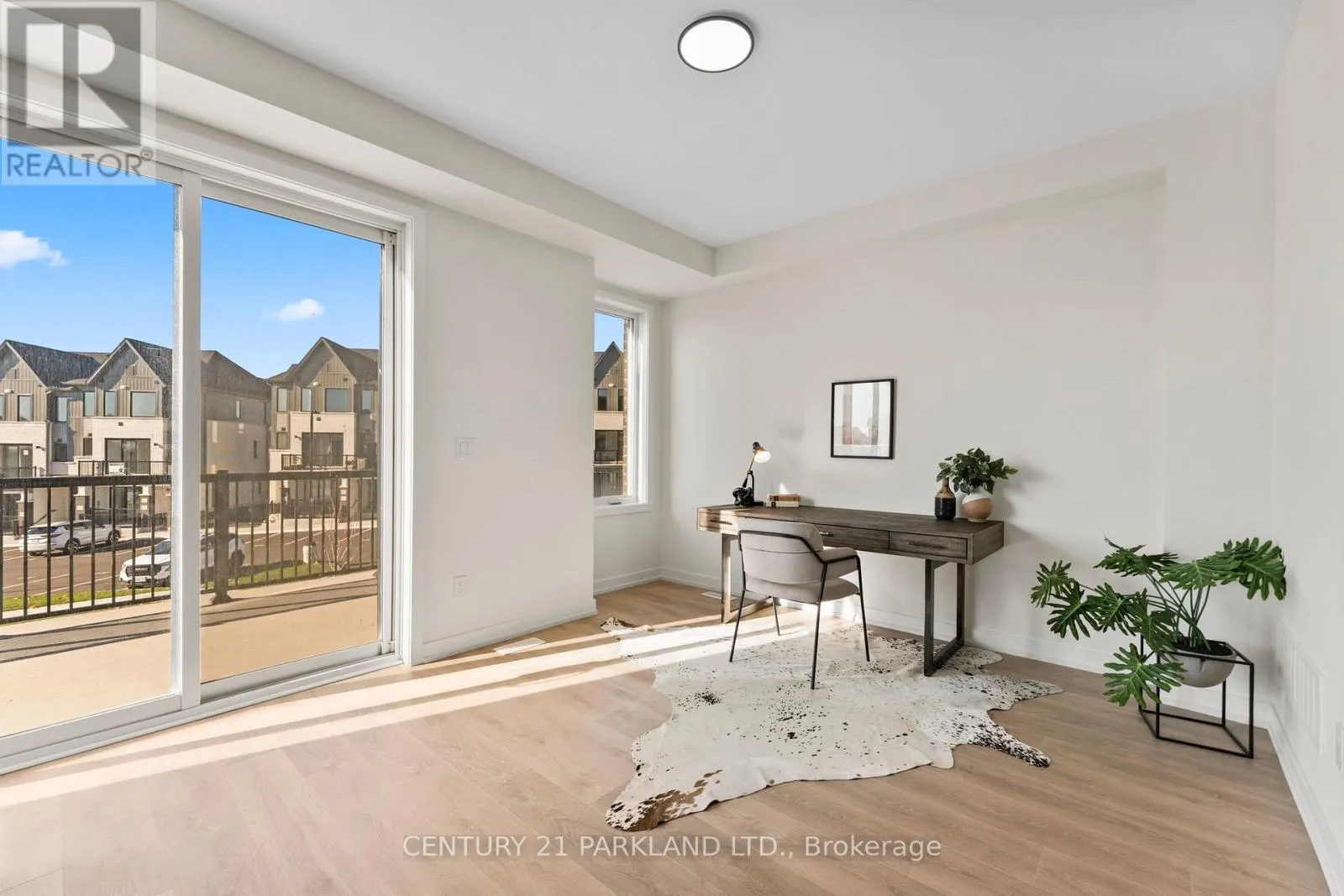 #3 - 160 DENSMORE ROAD