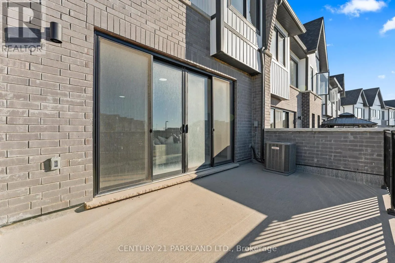 #3 - 160 DENSMORE ROAD
