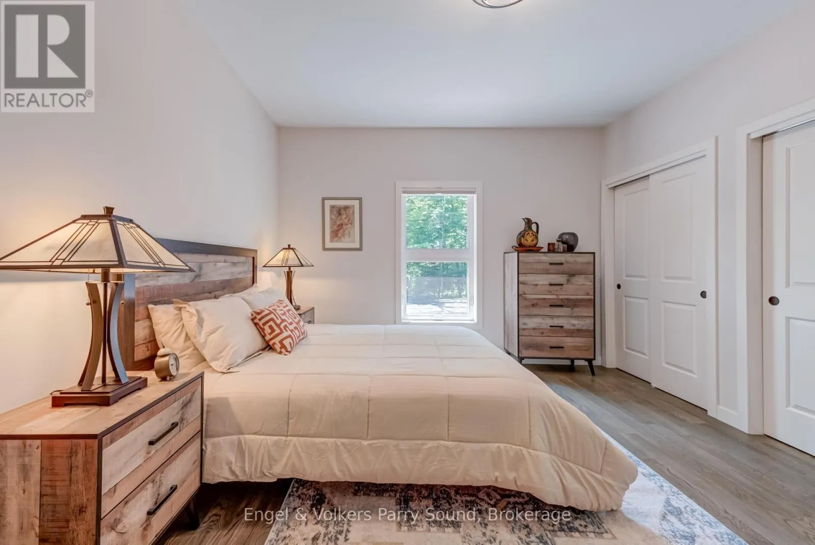 15 CARLING COVE DRIVE
