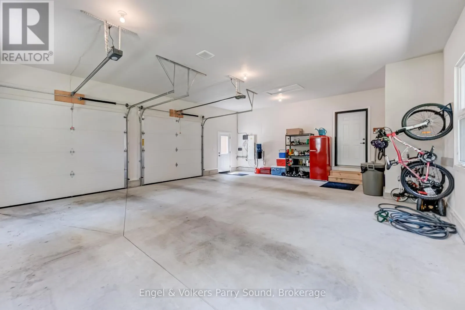 15 CARLING COVE DRIVE