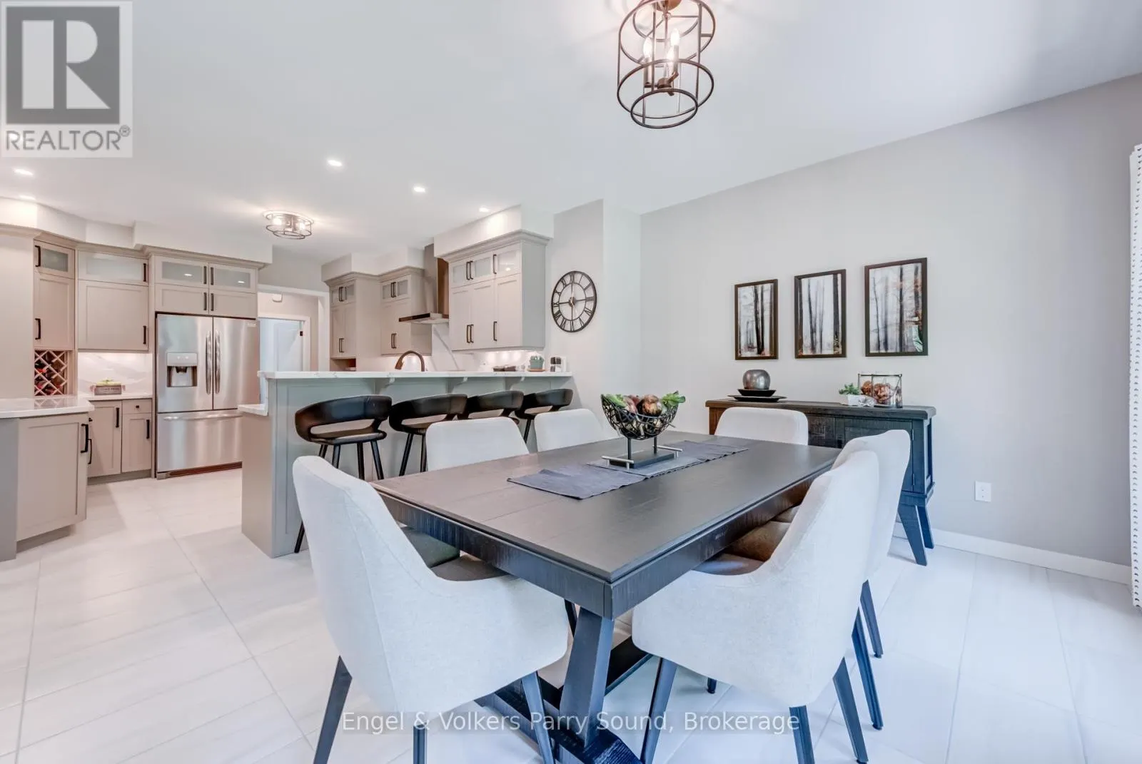 15 CARLING COVE DRIVE