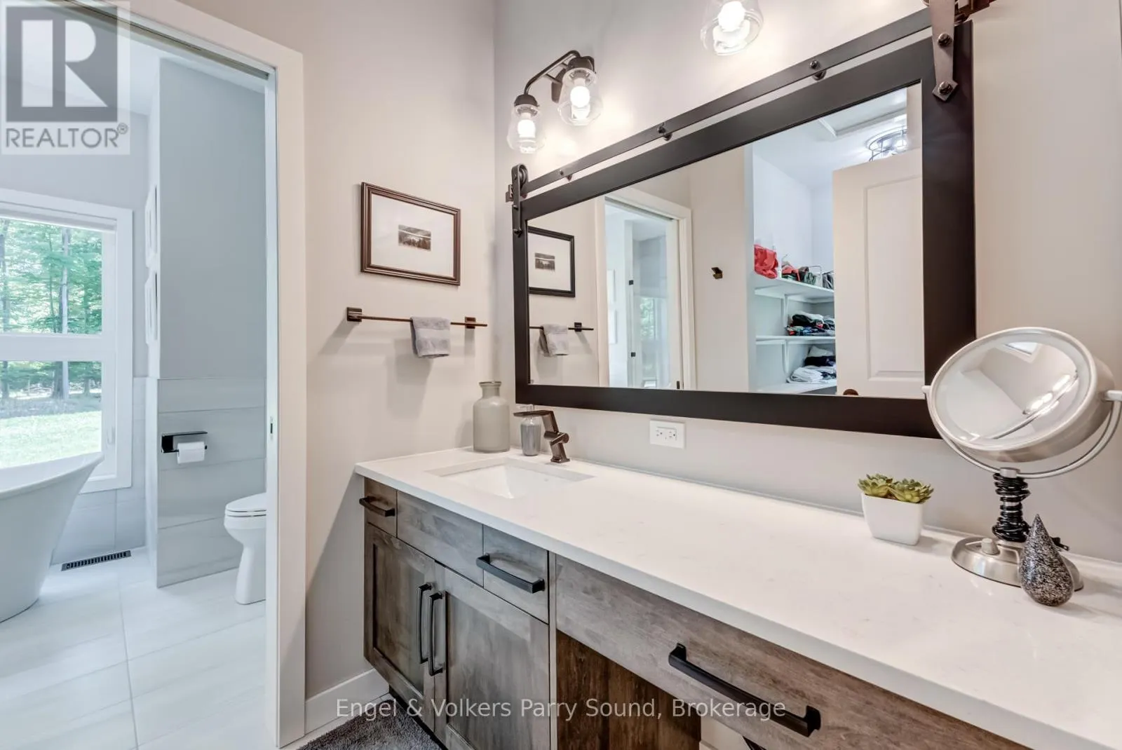 15 CARLING COVE DRIVE