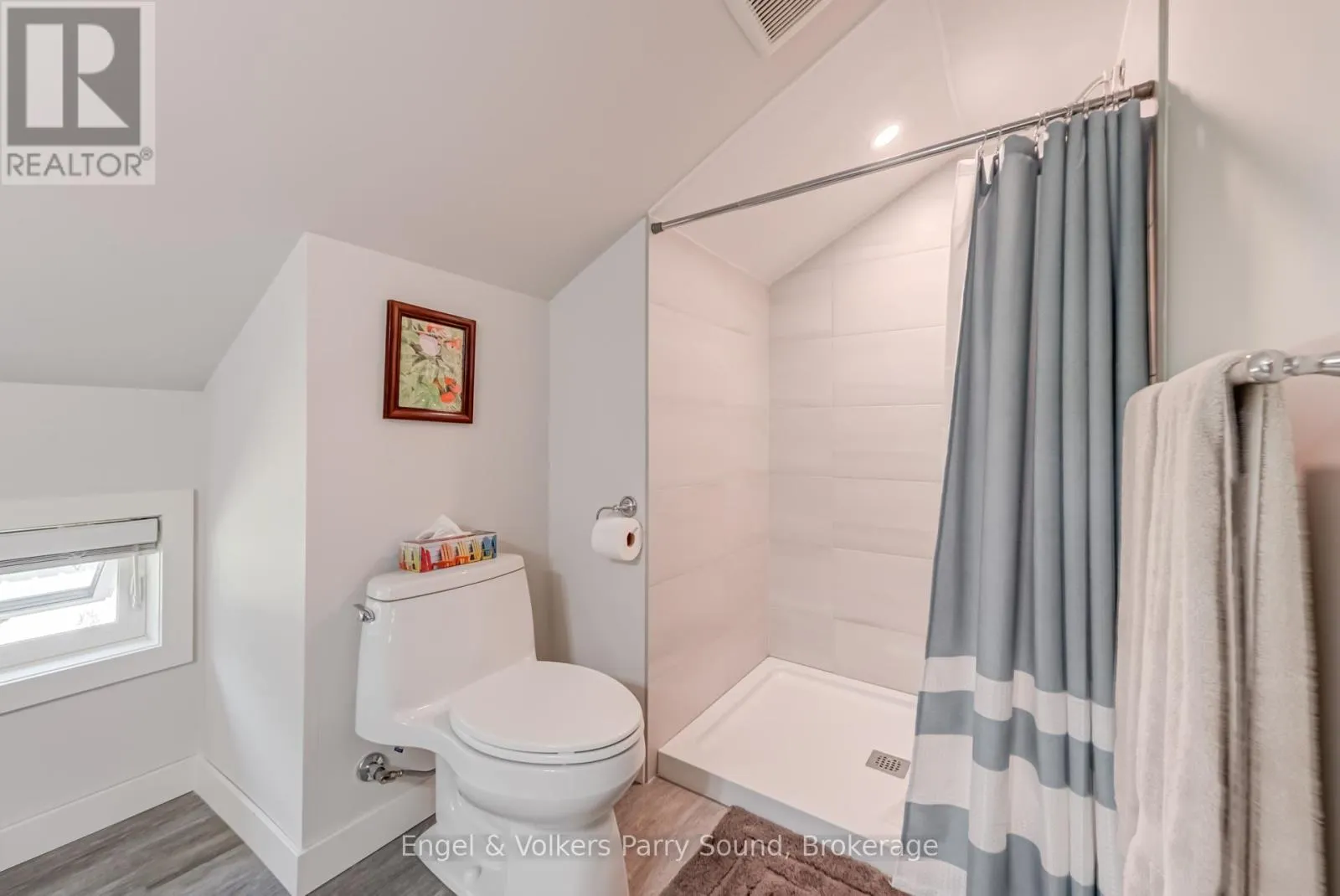 15 CARLING COVE DRIVE