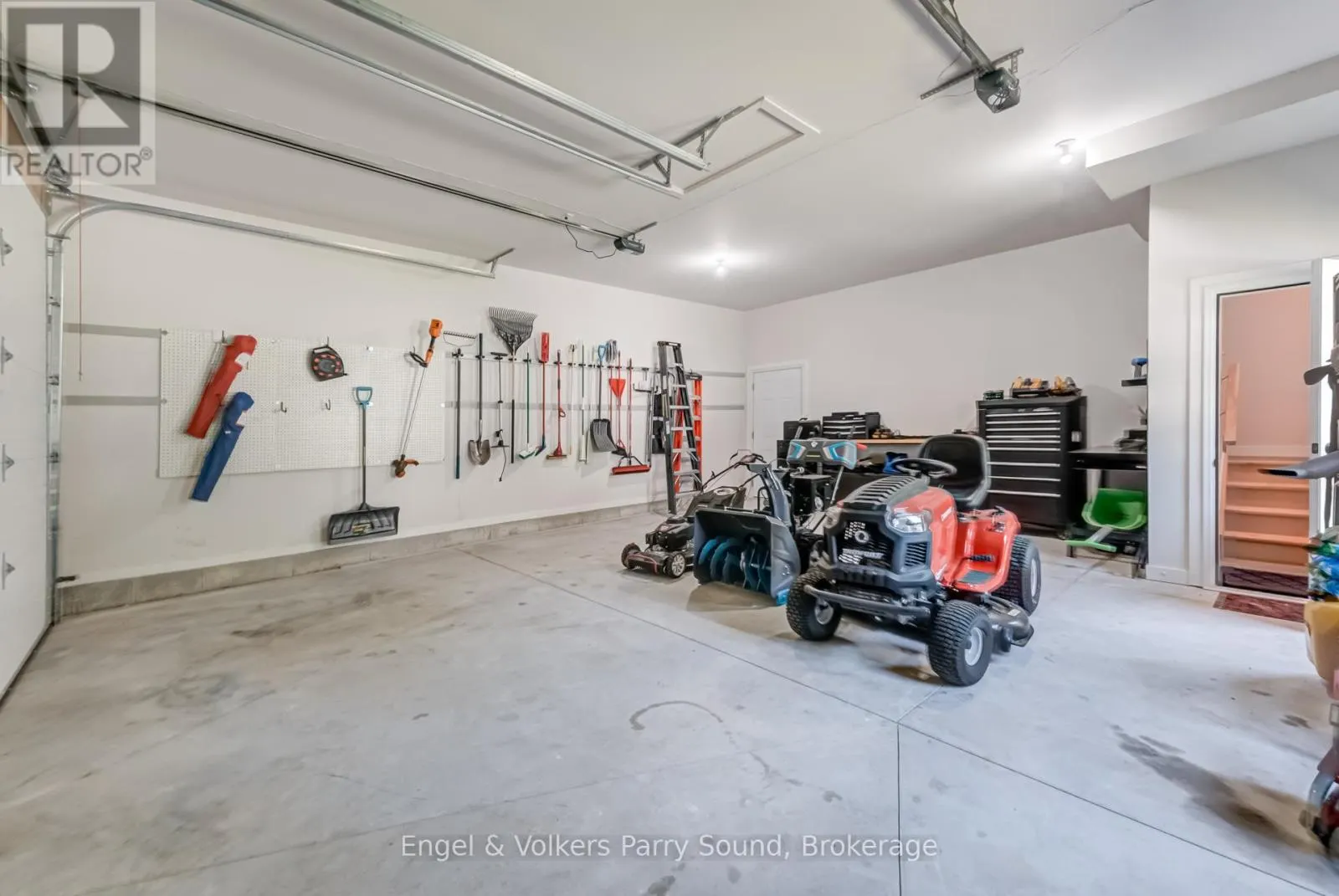 15 CARLING COVE DRIVE