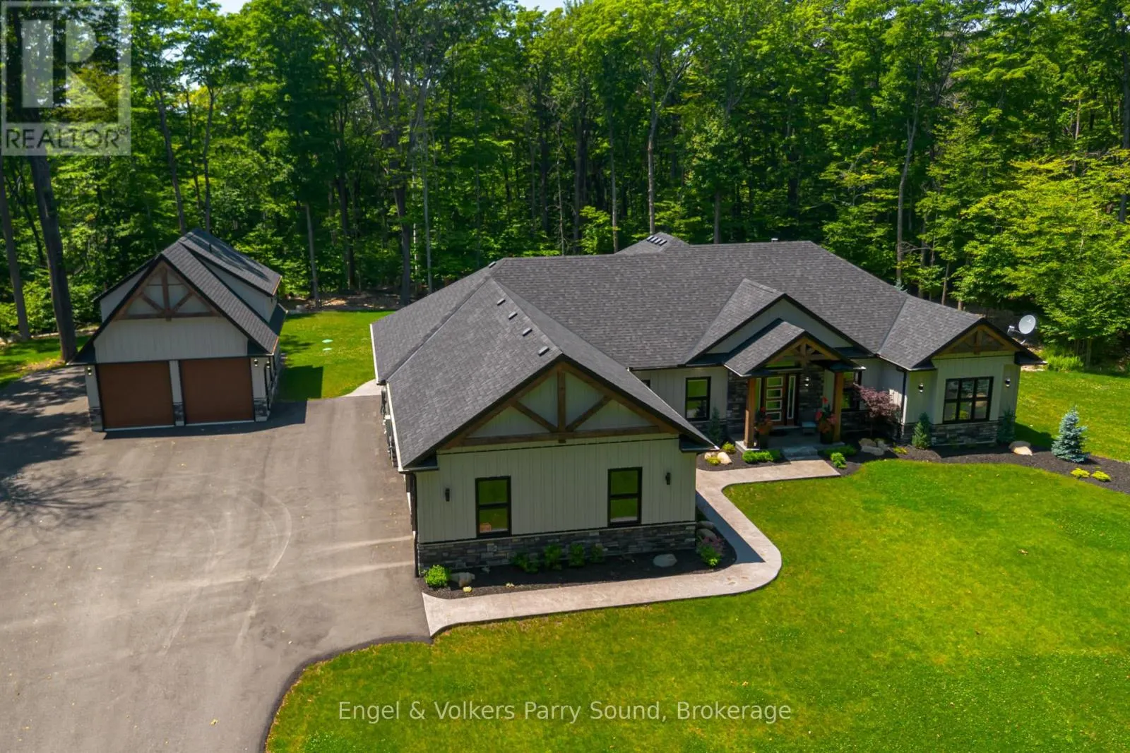 15 CARLING COVE DRIVE