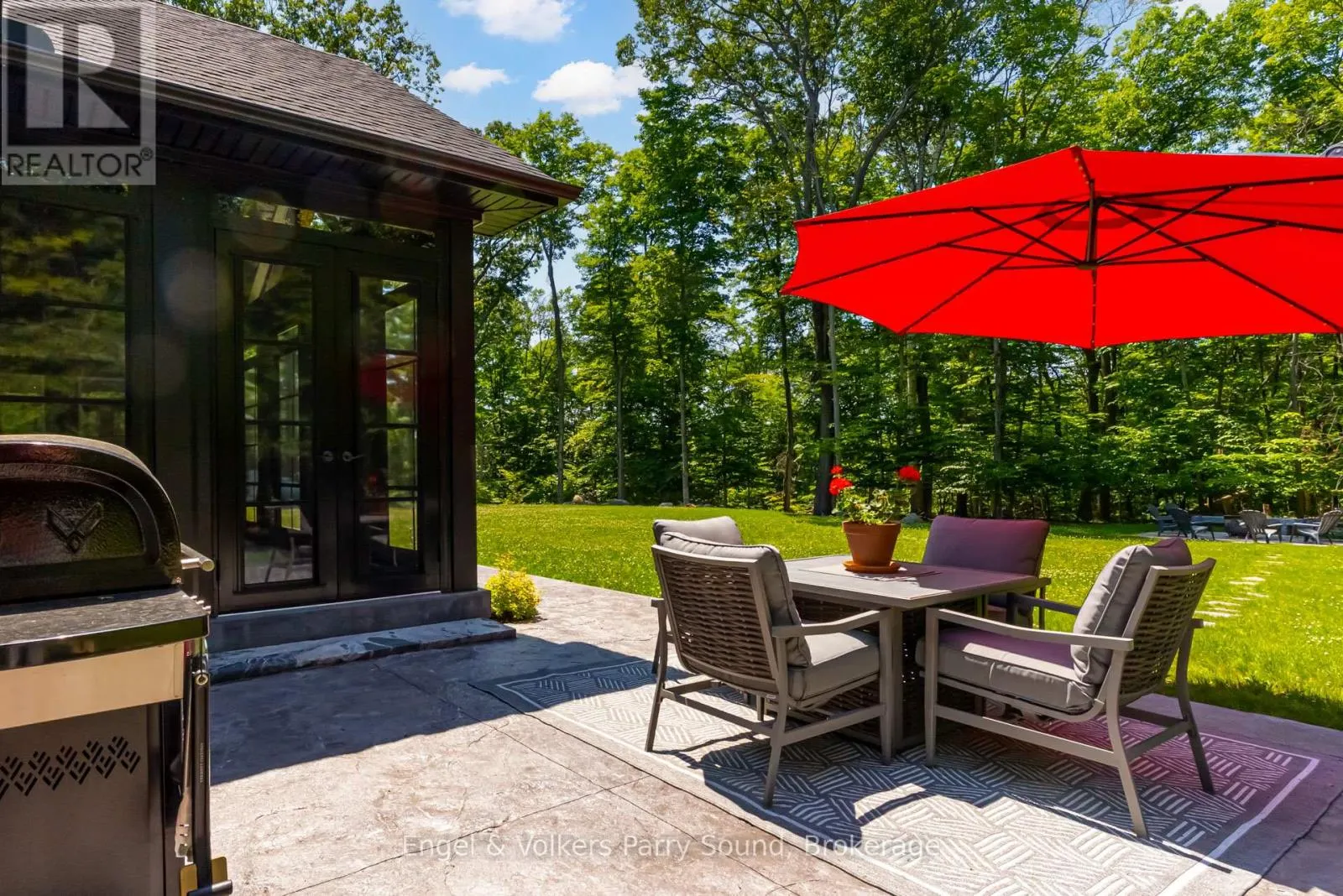 15 CARLING COVE DRIVE