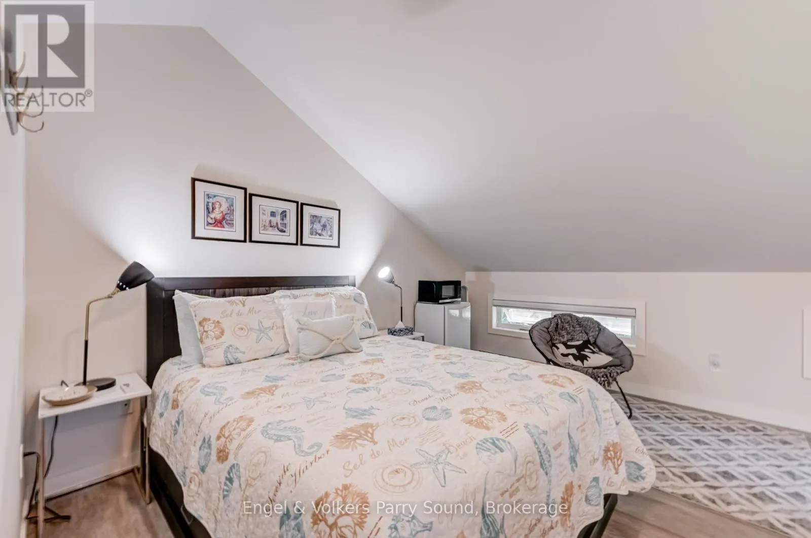 15 CARLING COVE DRIVE