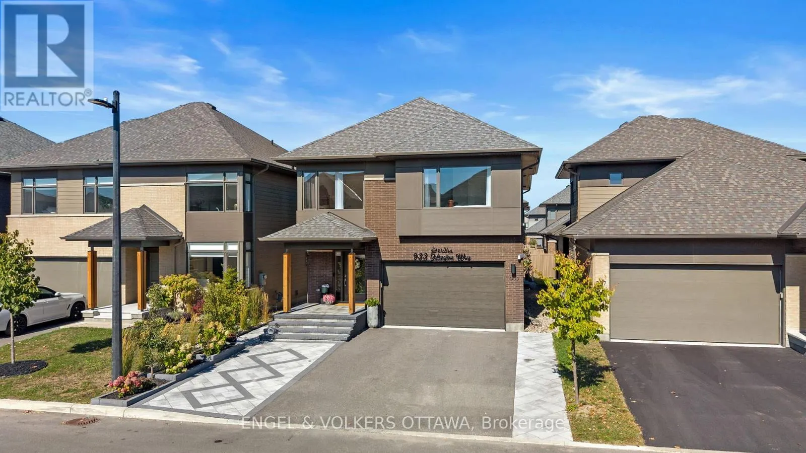 933 ISLINGTON WAY