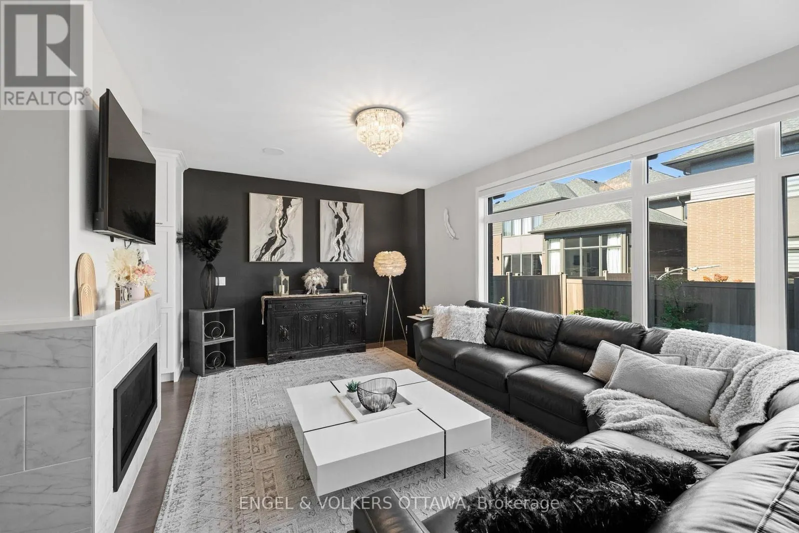933 ISLINGTON WAY