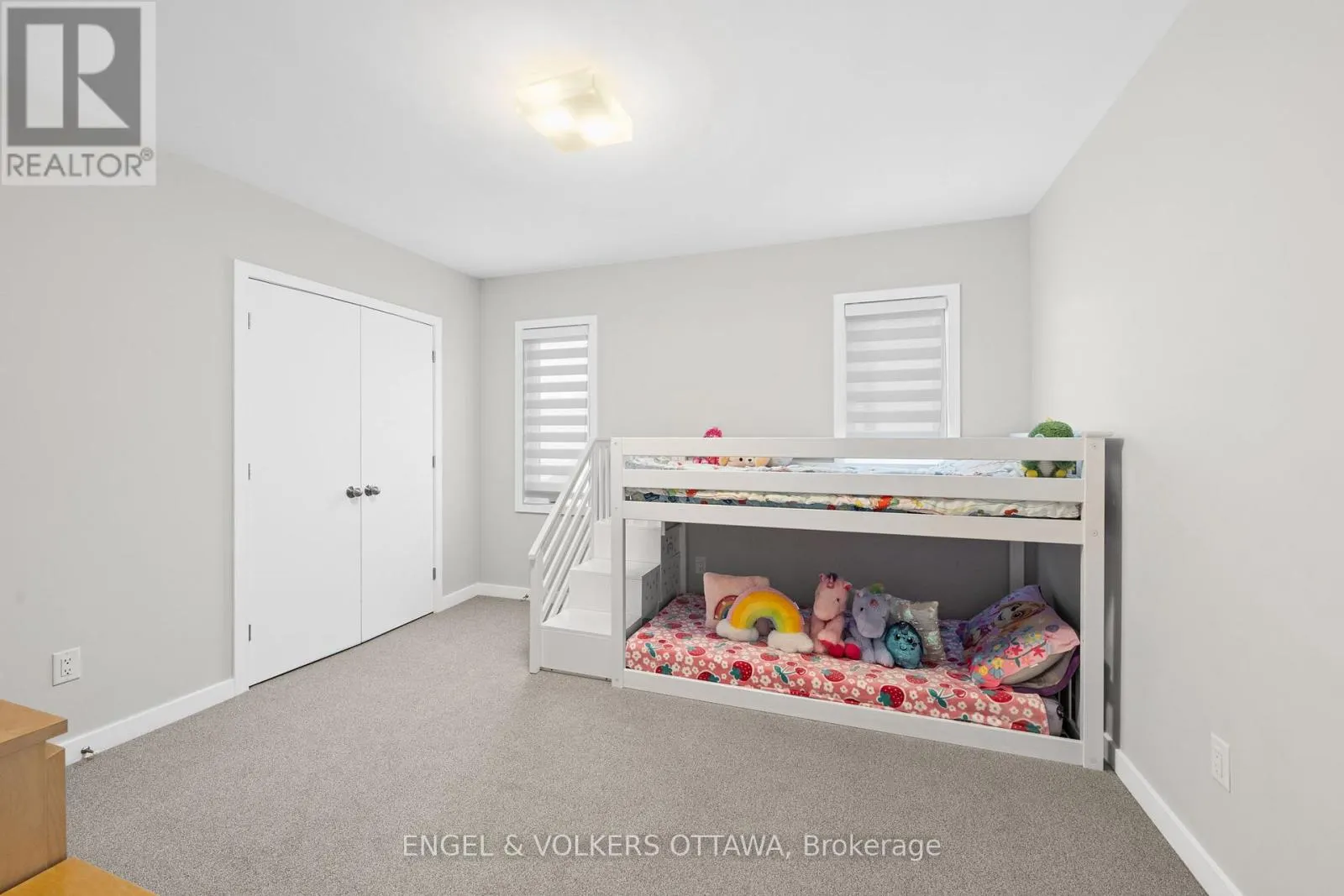 933 ISLINGTON WAY