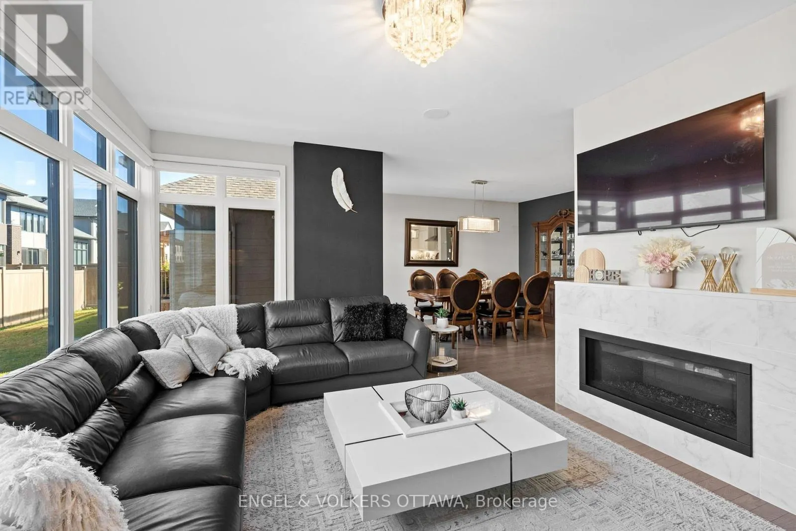 933 ISLINGTON WAY