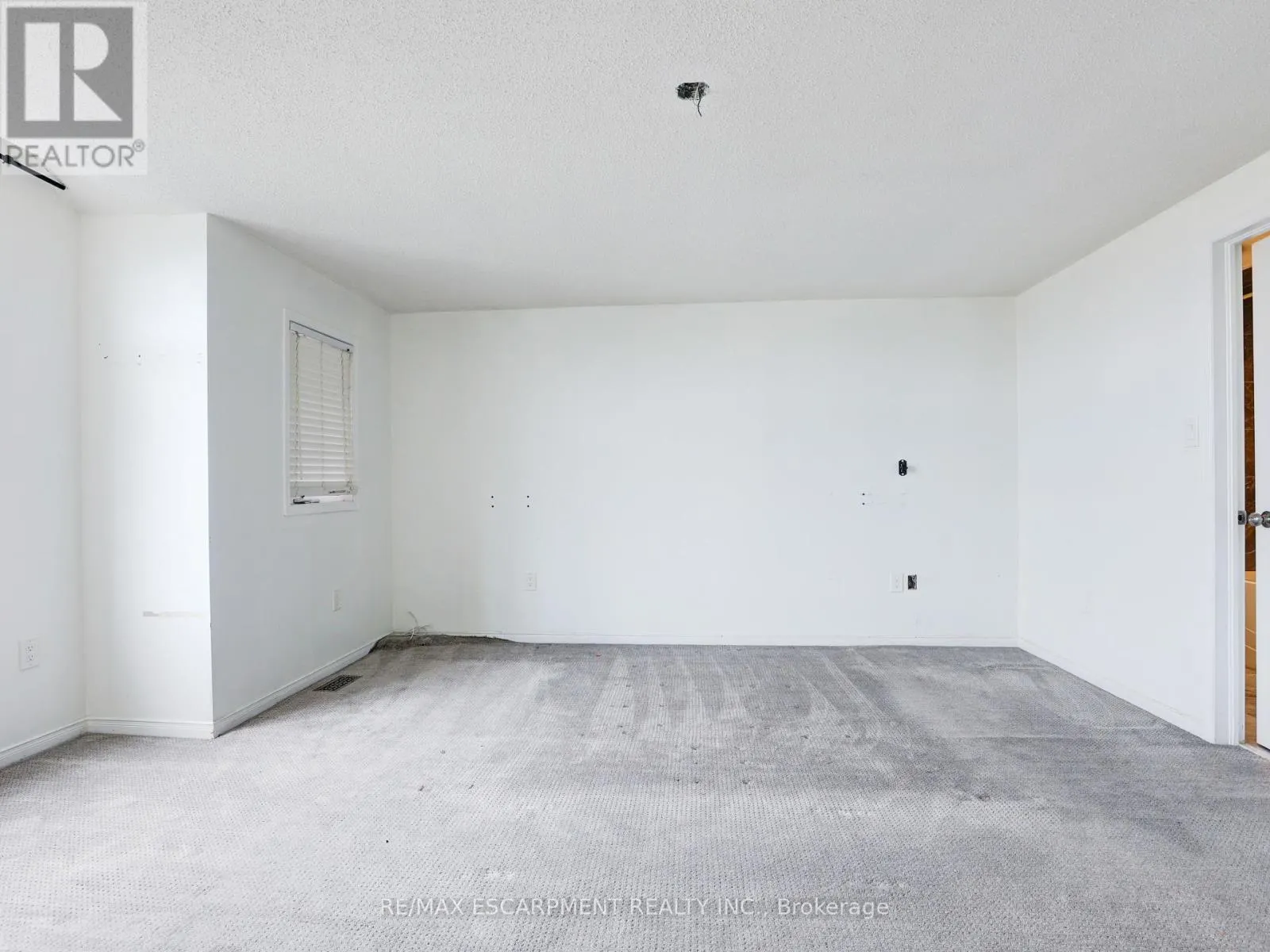 14 CHATEAU CRESCENT