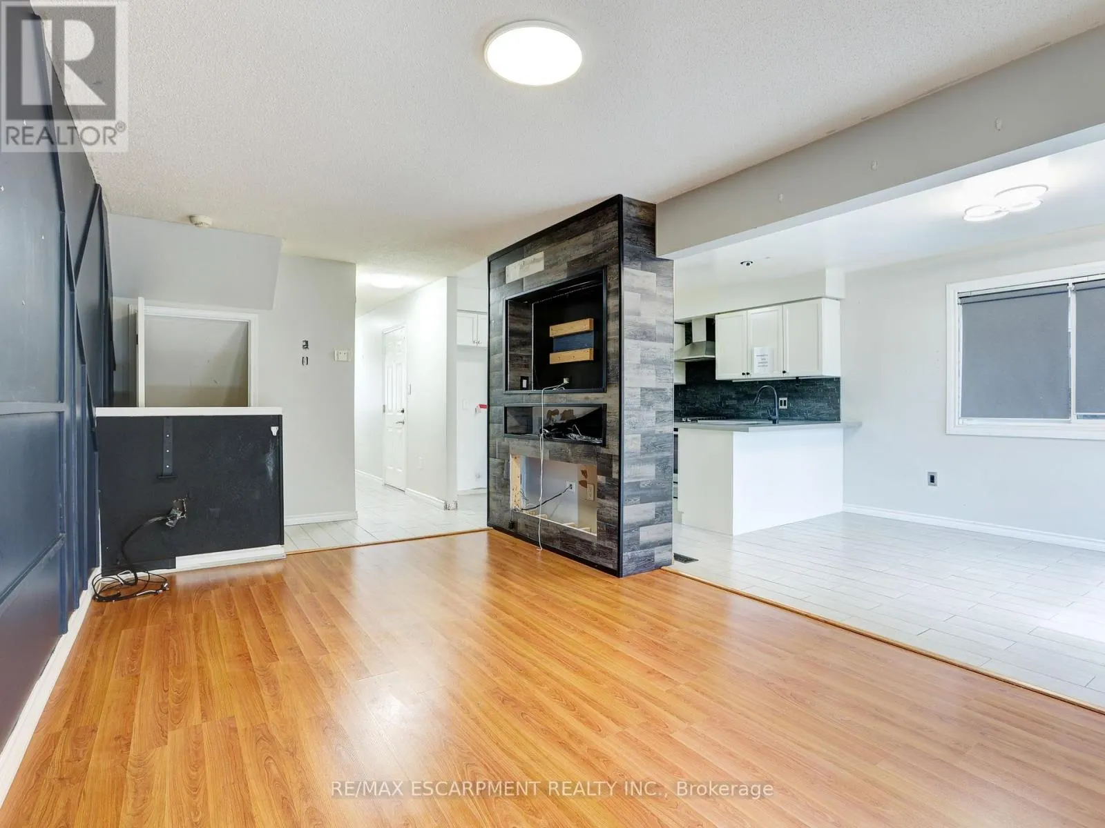 14 CHATEAU CRESCENT