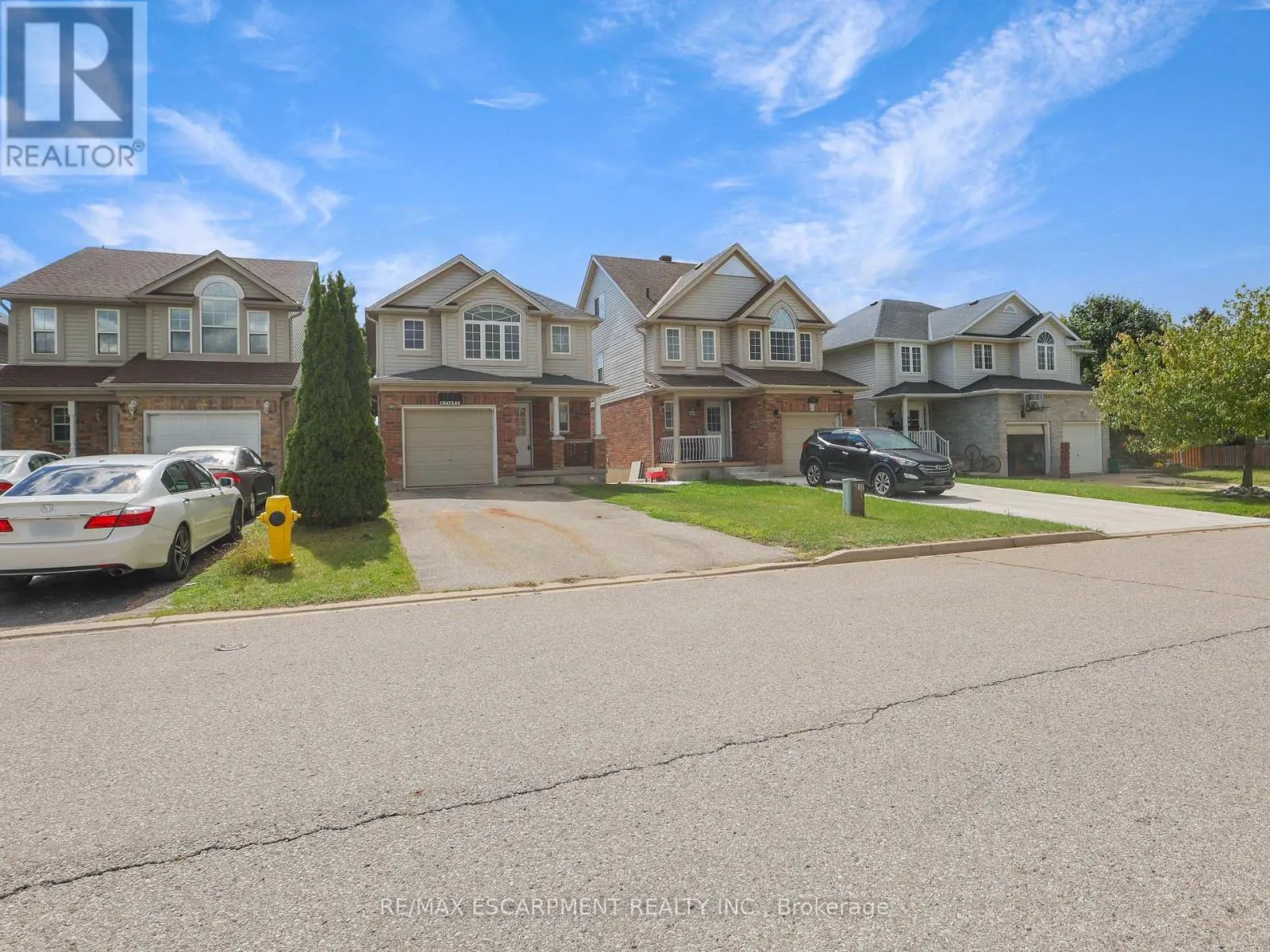 14 CHATEAU CRESCENT