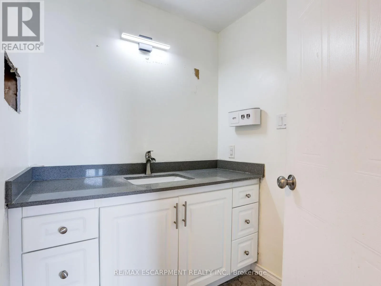 14 CHATEAU CRESCENT