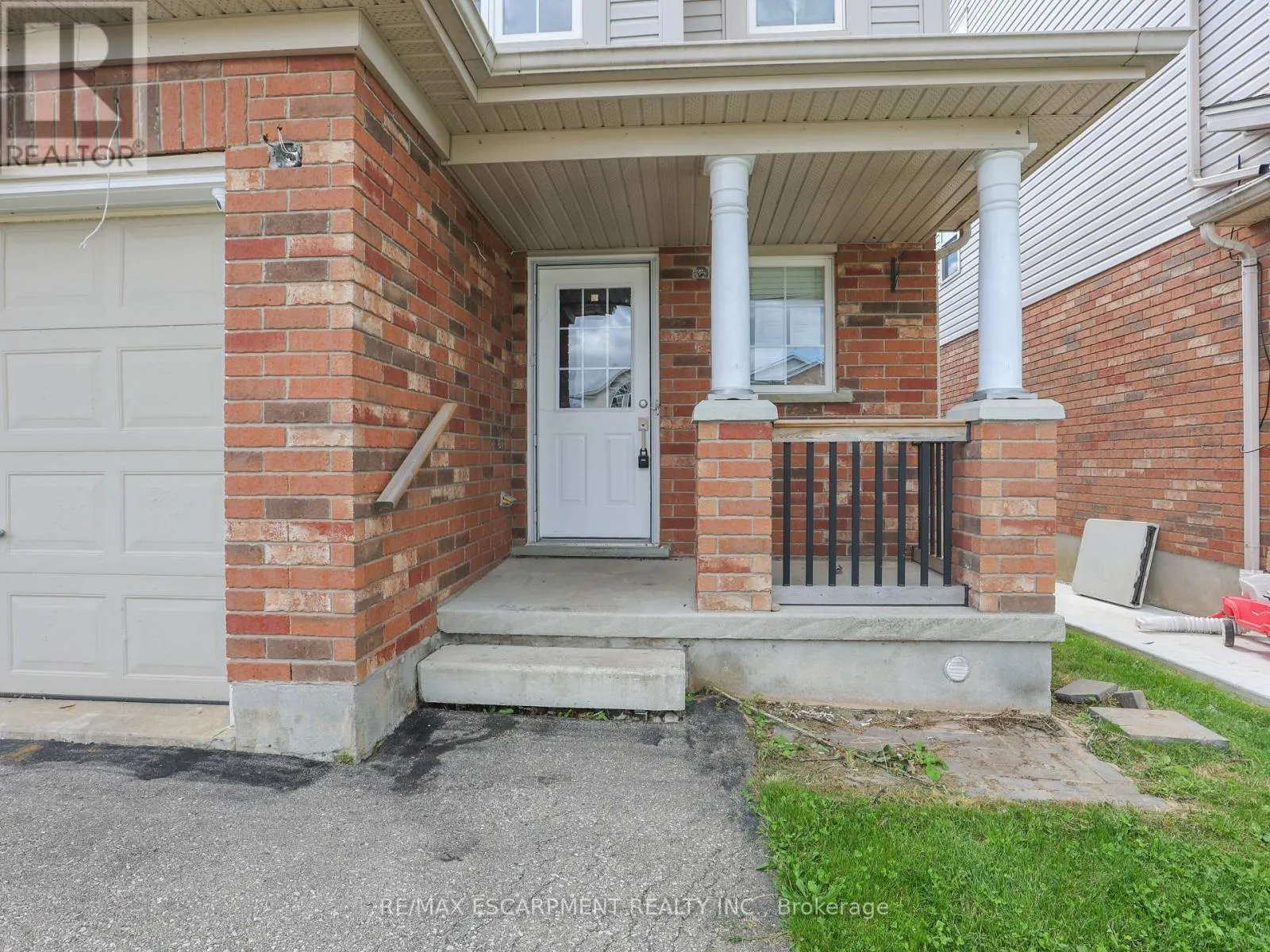 14 CHATEAU CRESCENT