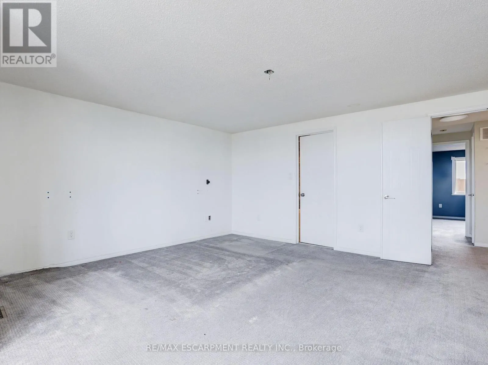 14 CHATEAU CRESCENT