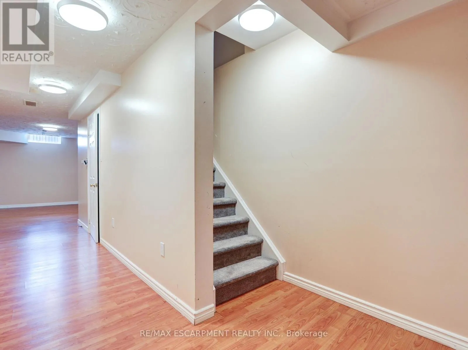14 CHATEAU CRESCENT
