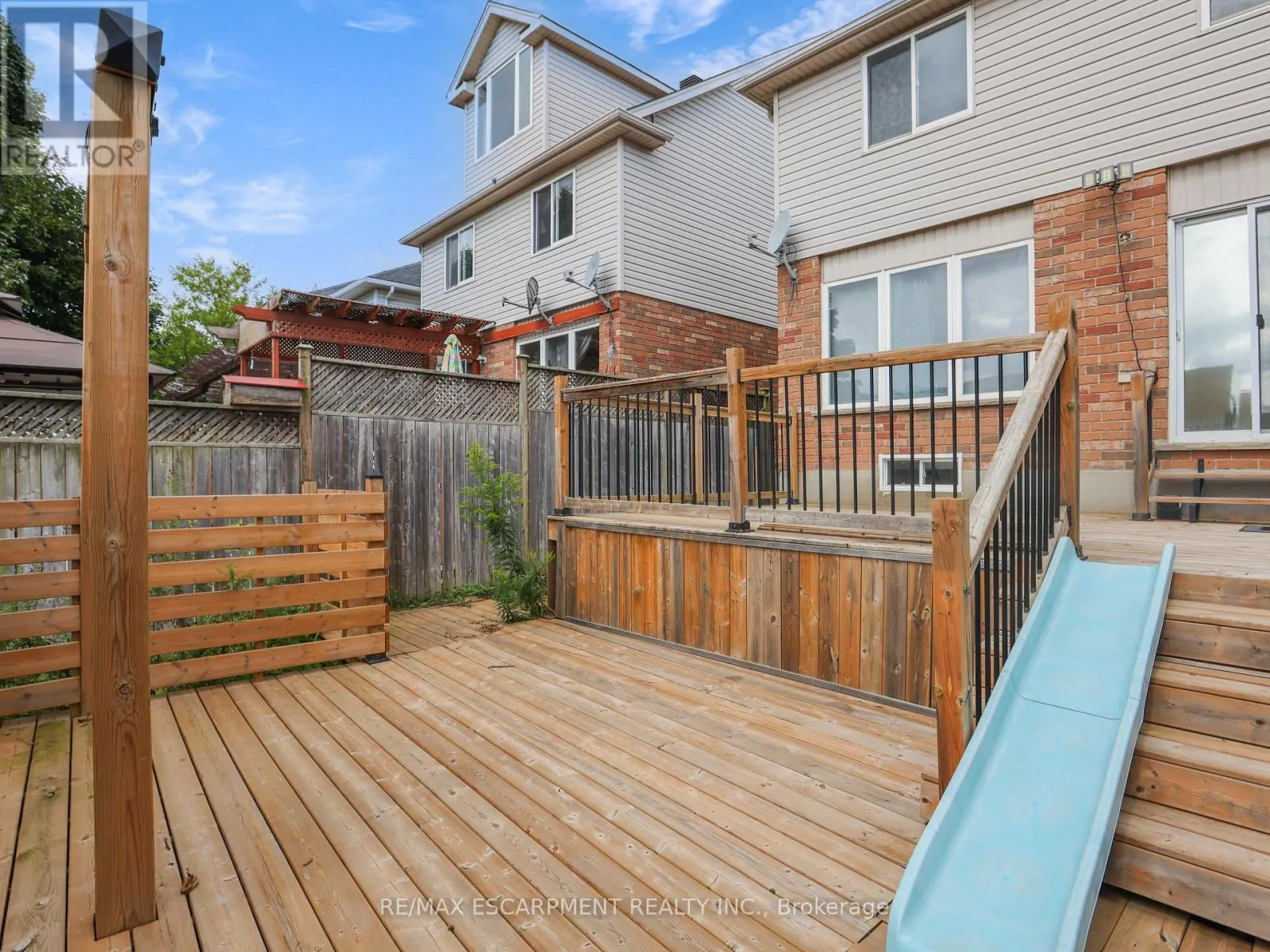 14 CHATEAU CRESCENT