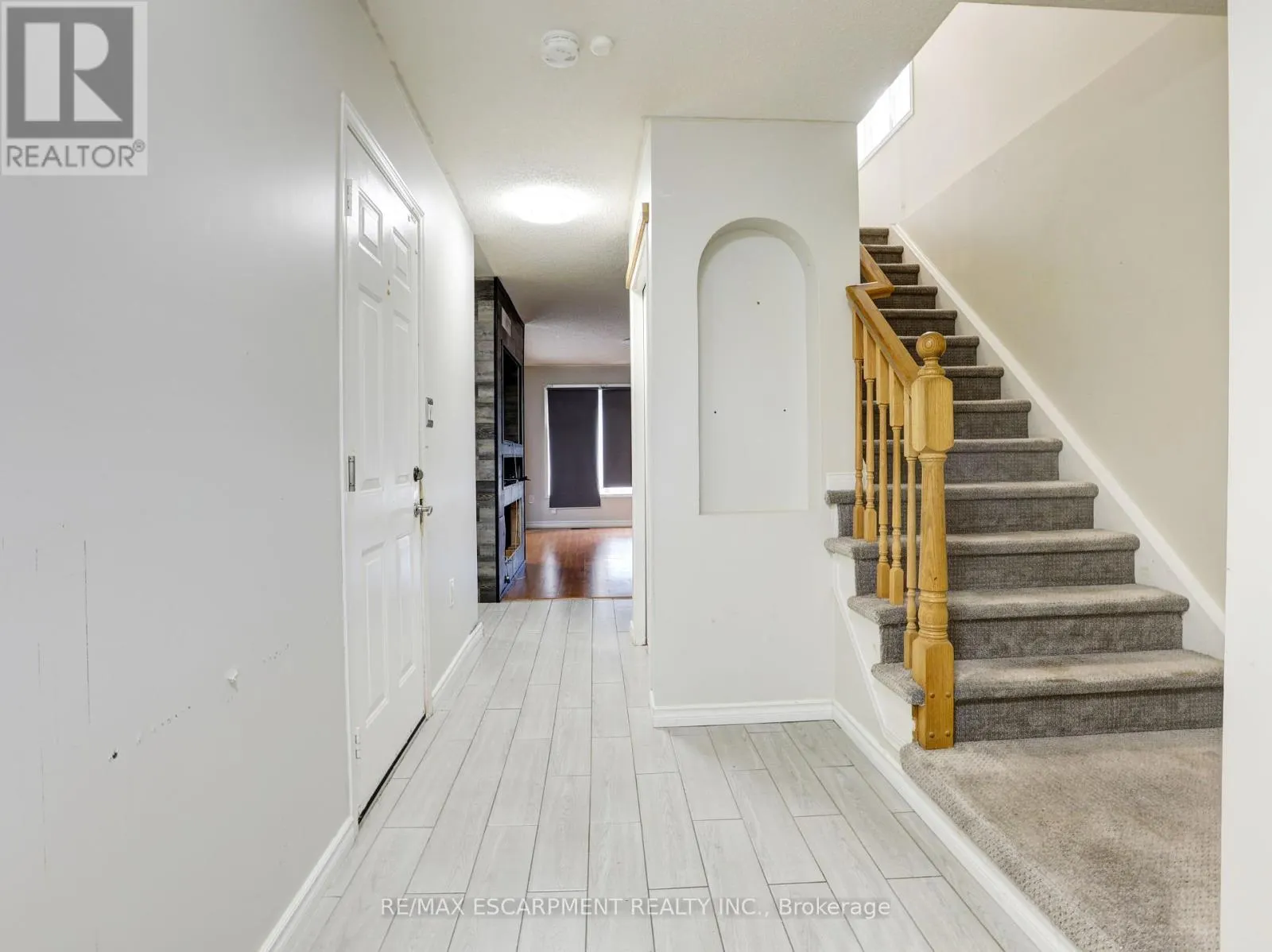 14 CHATEAU CRESCENT