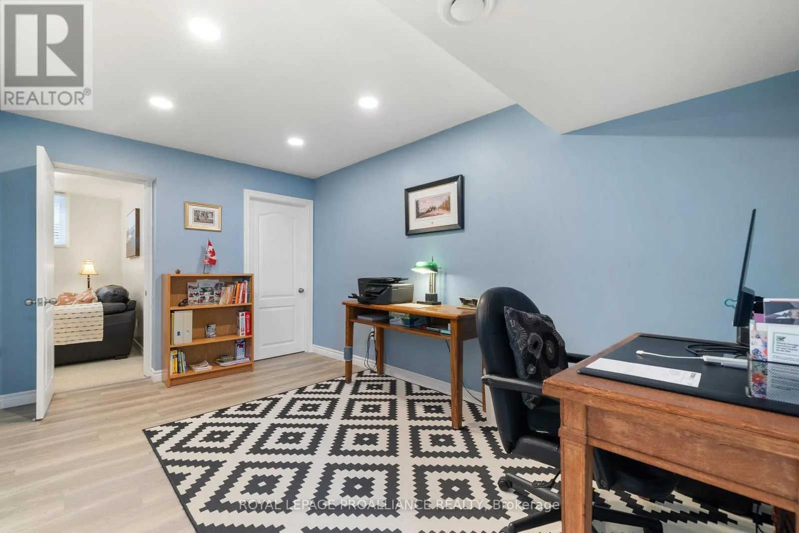 10 CONGER DRIVE