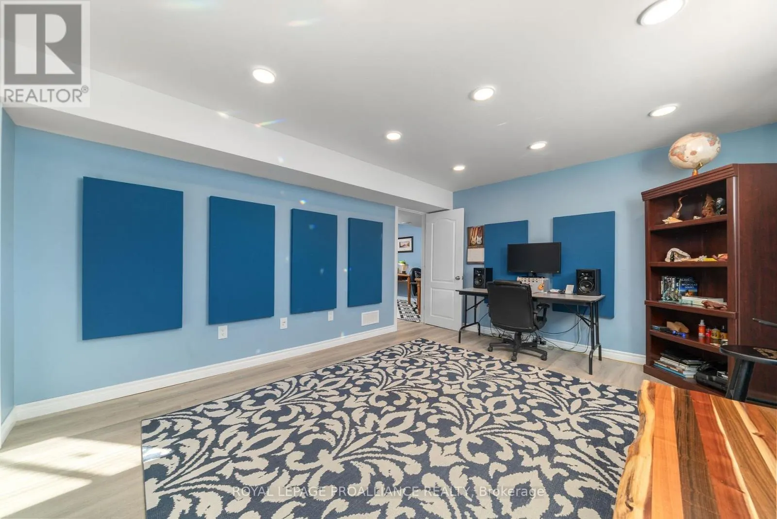 10 CONGER DRIVE