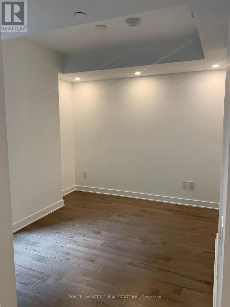 410 - 340 QUEEN STREET