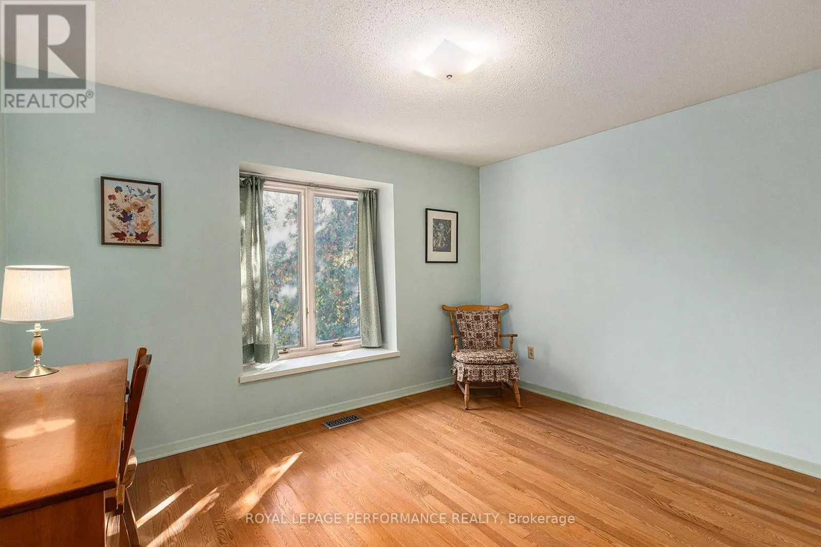 1842 PLAYFAIR DRIVE