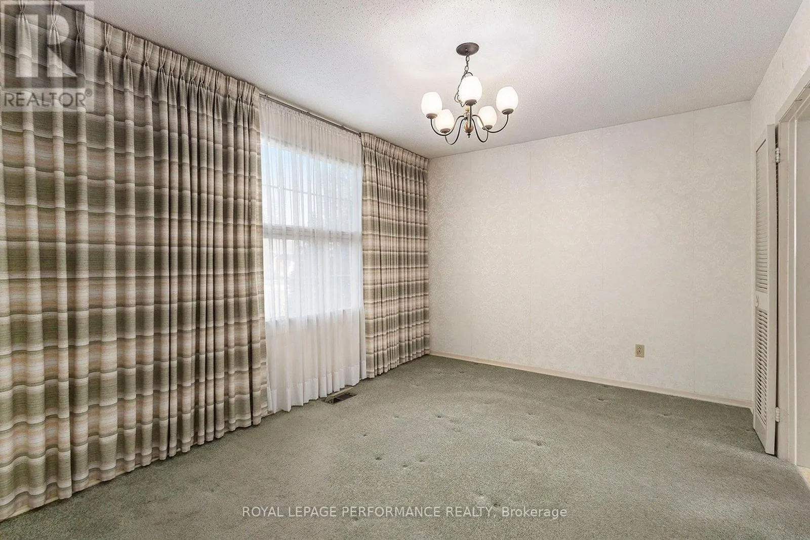 1842 PLAYFAIR DRIVE