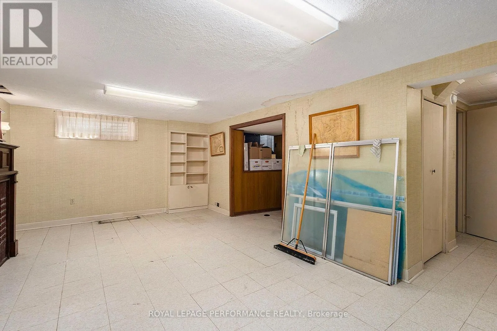 1842 PLAYFAIR DRIVE