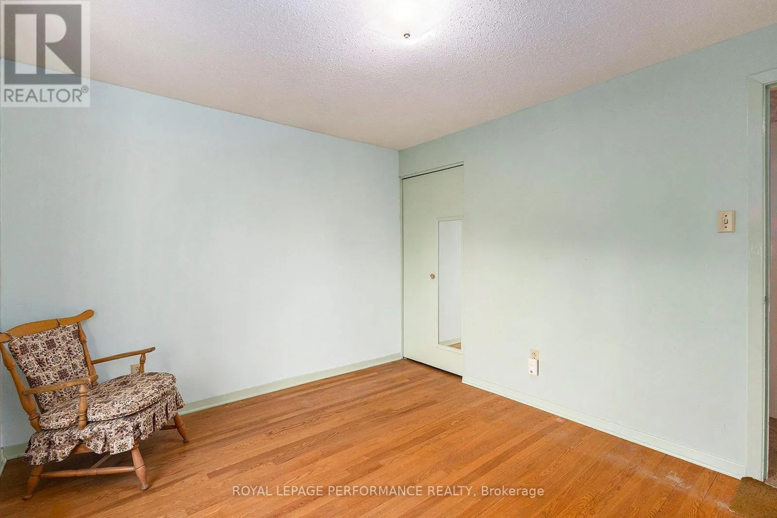 1842 PLAYFAIR DRIVE