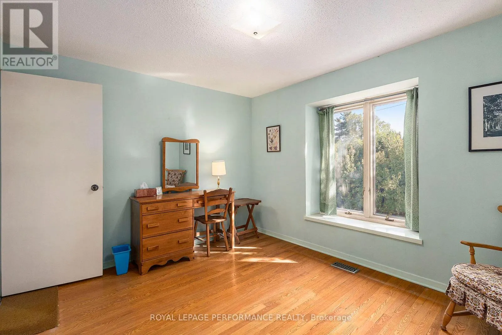 1842 PLAYFAIR DRIVE