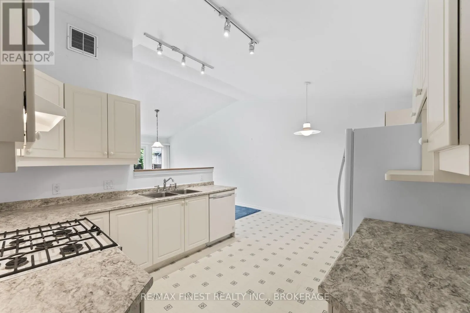 715 MILLWOOD DRIVE